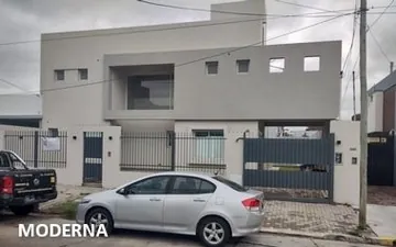 Casa urbana moderna en San Isidro